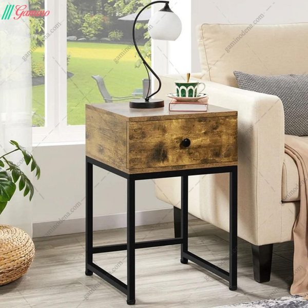 میز پاتختی منیره