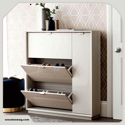 جاکفشی داشبوردی، جاکفشی، ساخته شده در مجموعه گامی نو