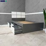 نمای کناری با کشو های باز از تخت خواب آنیتا